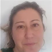 Doy clases a personas de todo tipo, cada uno con una forma de ser y de difrentes de edades , y que les guste esta profesion.